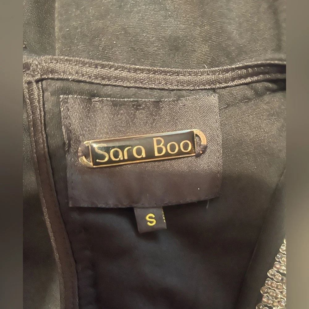 SARA BOO, Elegant Black Dress with Embellished Neckline - Picture 3 of 7